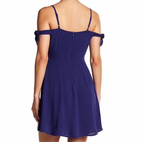 NWT ASTR The Label Shoulder Tie Dress - Picture 2 of 6